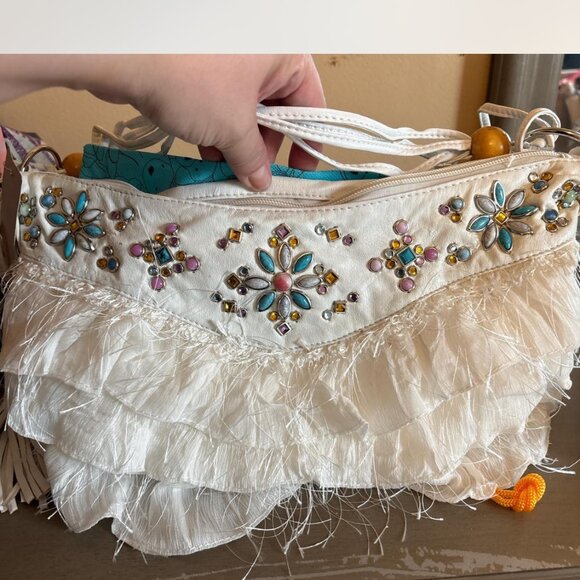 WHITE RUFFLED SHOULDER BAG - Picture 2 of 5